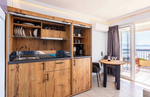 Kalamata Apartment | Beachfront Sunny Penthouse - Kalamata SeaBliss