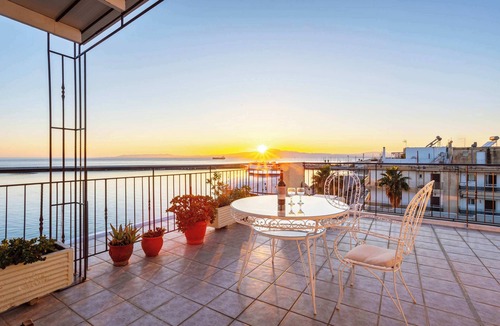 Kalamata Apartment | Beachfront Sunny Penthouse - Kalamata SeaBliss