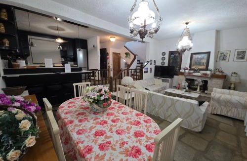 Siviri Villa | Beachfront Villa - 100m to Beach - Sleeps 10