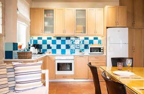 Rapaniana Villa | Beachfront villa w/private pool, ping pong and BBQ
