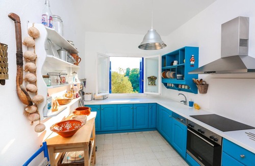 Kanapitsa Villa | Beachfront Villa with Semi Private Sandy Beach