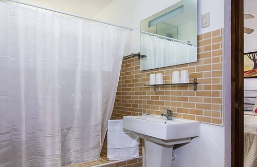 San Anton House | Beautiful 2 bedroom house directly on a park in the Colonial Zone