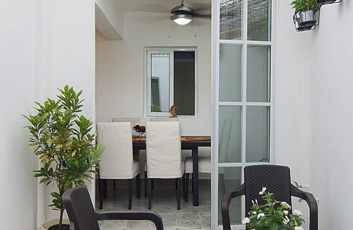 San Anton House | Beautiful 2 bedroom house directly on a park in the Colonial Zone