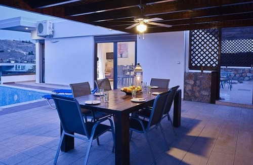 Vlicha Villa | Beautiful 3 Bedroom Villa with HEATED PRIVATE INFINITY POOL near Lindos!