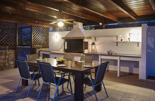 Vlicha Villa | Beautiful 3 Bedroom Villa with HEATED PRIVATE INFINITY POOL near Lindos!
