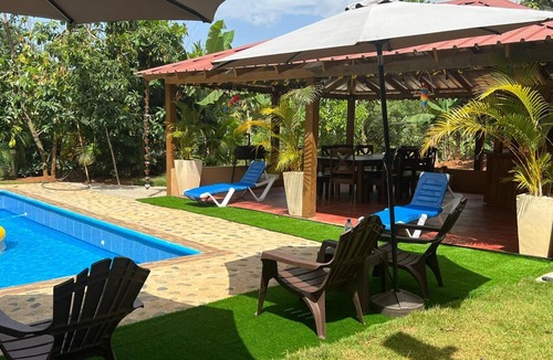 Manabao Cabin | Beautiful 4 bedroom villa with mountain views 2 mins from river