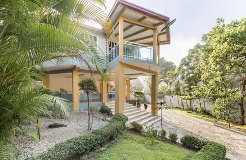 Piedra Blanca Villa | Beautiful 5 bedroom Villa Oasis Amazing pool and Privacy