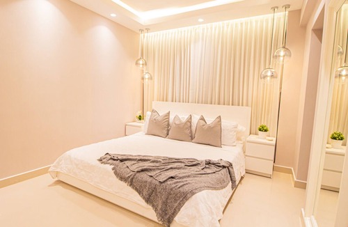 Viejo Arroyo Hondo Apartment | Beautiful AND Elegant Aparment IN Center OF SD