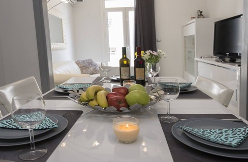 Makrigianni Apartment | Beautiful Modern 2BR Home on the Steps of Acropolis!