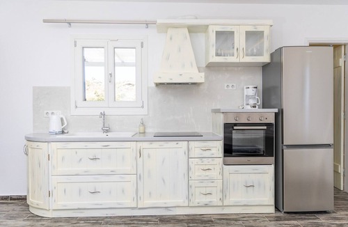 Plaka Villa | Beautiful Naxos Villa | 4 Bedrooms | Silver Villa | Wonderful Mountain Views