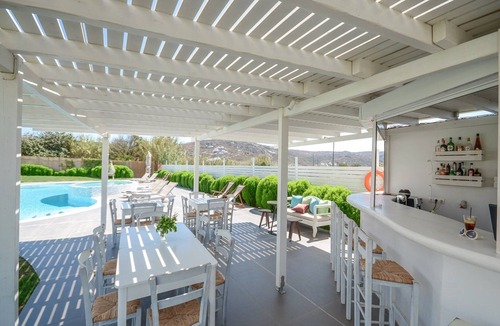 Plaka Villa | Beautiful Naxos Villa | Villa Yellow | 2 Bedrooms | Air-Conditioning