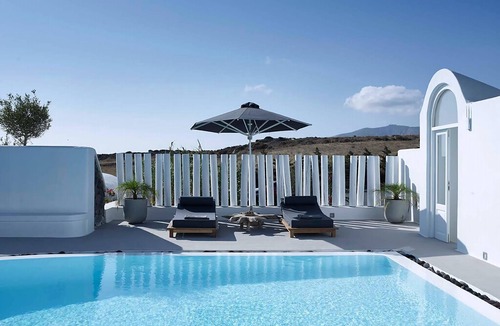 Exo Gialos Villa | Beautiful Santorini Villa | 2 Bedrooms | Greta Villa | Private Pool & Close