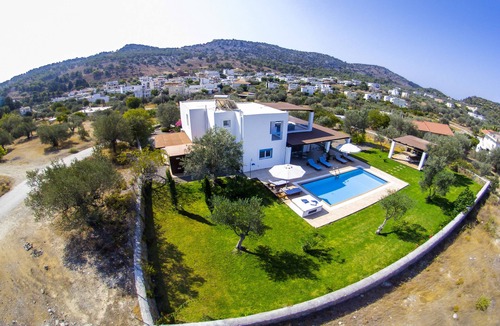 Lindos Villa | Beautiful secluded 3 bedroom luxury villa , Lindos