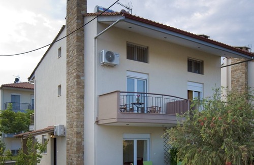 Kalyves Polygyrou Villa | Beautiful villa close to the beach