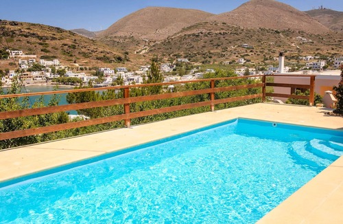 Kini House | Beautiful villa with pool, directly at the sea, wifi, 8 pers. | Syros, Kyklades