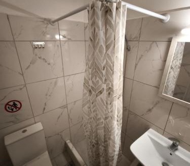 Kypseli Apartment | Beehive Mini Rooms