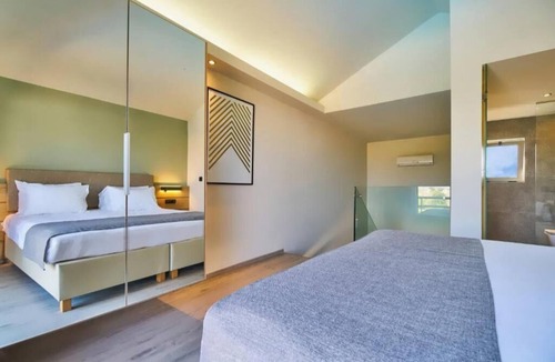Maleme Hotel | Bella Pais Split-Level Apartment – Cozy Seaside Retreat Steps from Maleme Beach