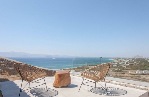 Maragas Villa | Bellevue Villa One - enjoy the 130sqm villa and the view over the infinity pool!