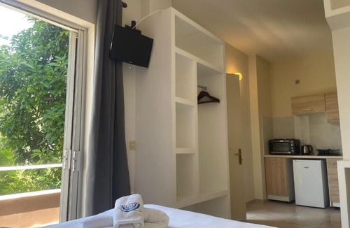 Benitses Hotel | Benitses Arches Hotel