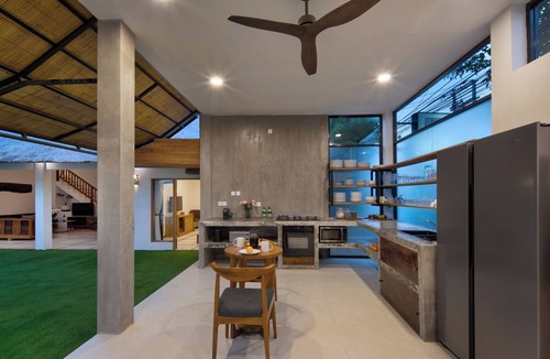 Seminyak Villa | Best Location/9 Bedr Pool Villa/Close To Beach