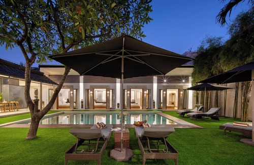 Seminyak Villa | Best Location/9 Bedr Pool Villa/Close To Beach