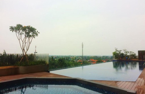 Pinang Apartment | Best Modern Studio Springwood Residence Apartment By Travelio