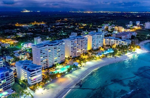 Villas Del Mar Apartment | Best View 8th Floor| Beachfront| Fast Wifi| Pool