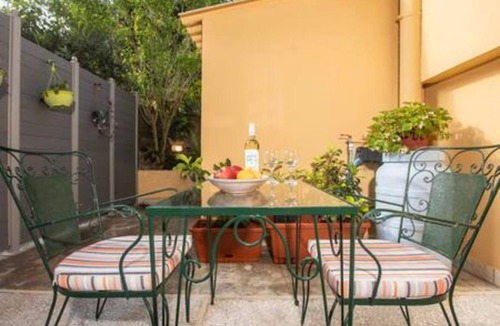Corfu Town Apartment | Bethy's #2|Studio - One Bedroom Apartment, Sleeps 2
