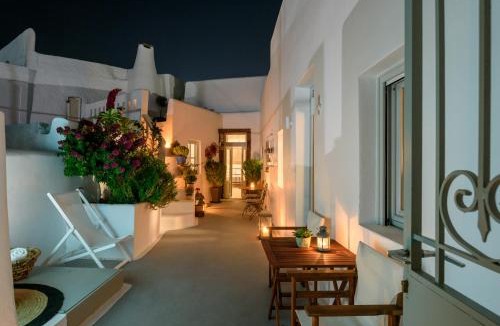 Karterados House | Betty's Home Santorini