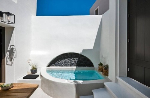 Karterados Apartment | BH709 - C - Suite Santorini
