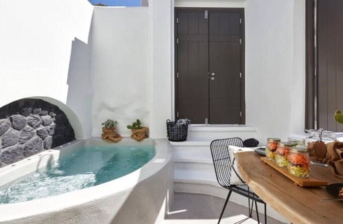 Karterados Apartment | BH709 - C - Suite Santorini