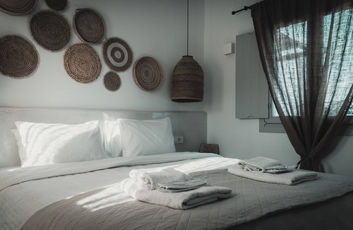 Imerovigli House | Bianco Diverso Suites