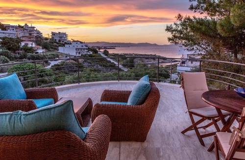 Rafina-Pikermi Apartment | BIG BLUE