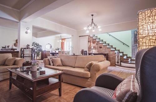 Dassia Villa | Birdsing Cottage