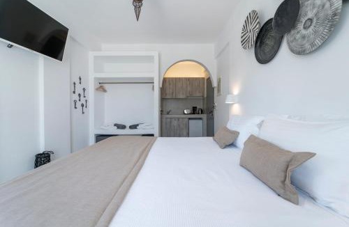 Perivolos Hotel | Black Coast Santorini