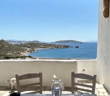 Houlakia Apartment | Blue and White Mykonos ap2