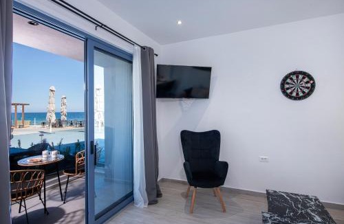 Koum Kapi Villa | Blue Balcony - Boutique Beachfront Suite with Private Parking Spot near Chania Old Harbor