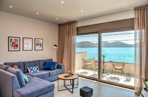 Mavrikiano Apartment | Blue Cove Infinity