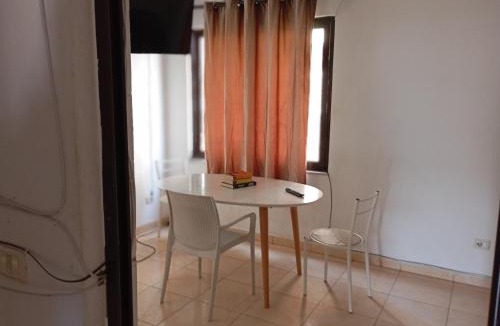 Tirana Hostel | Blue Diamond HOSTEL Him Kolli STREET BUILDING NO 4