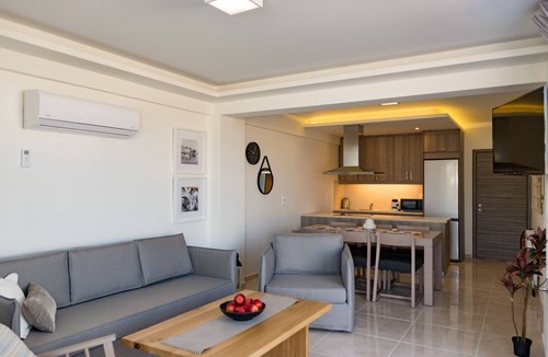 Platanes Villa | Blue oyster Beachfront villa, No car needed 4