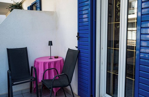 Agios Dimitrios Apartment | Blue Petal Apartment, 5 minutes from the beach