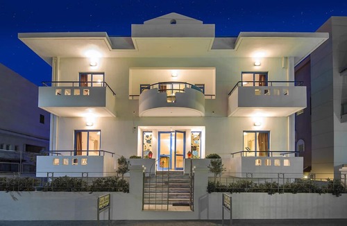 Ixia Apartment | Blue Roses