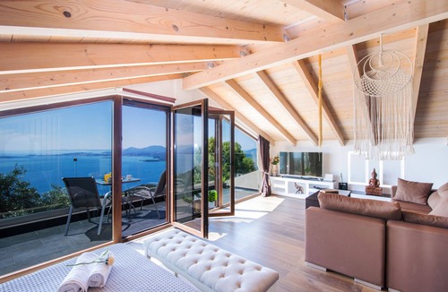Spartylas Apartment | Blue sky loft by Corfuescapes
