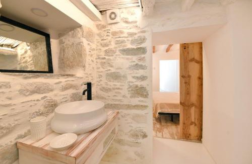 Ano Siros Apartment | Blue Vorna