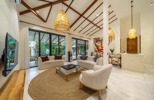 Penestanan Villa | Blue Wave Ubud - Private Pool Villa with Spacious Garden