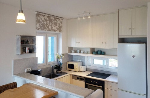 Mikri Vigla House | Blueberry Villa: 3 bedrooms + Hot tub, stunning beach view, sleeps 6