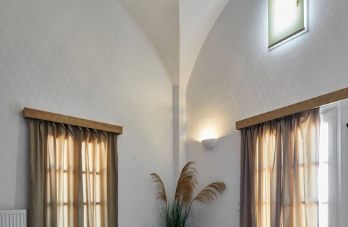 Pyrgos Hotel | Bluewhite Suites & Villa Santorini