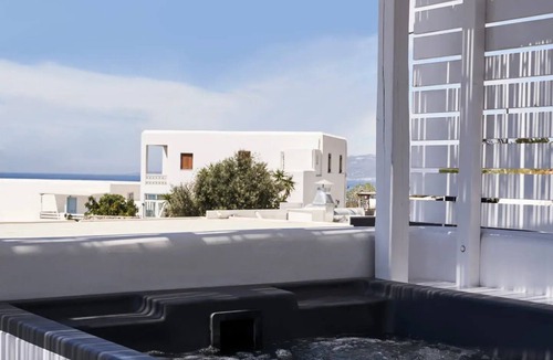 Drafaki Apartment | Boho Friends