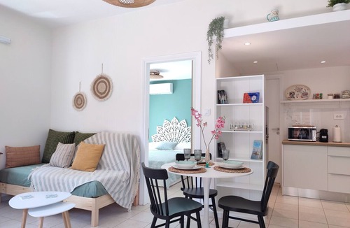 Halepa Apartment | Boho style apartment with spacious front yard in historical district of Chania