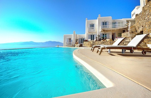 Faros Armenistis Apartment | Boutique Aquata suite with swimming pool